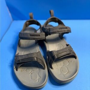 Columbia Mens Techsun Omni Grip Sport Sandals Gray Size 8  Very Good Condition